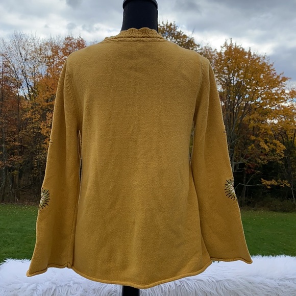 Retro Embroidered Sweater - Picture 4 of 5